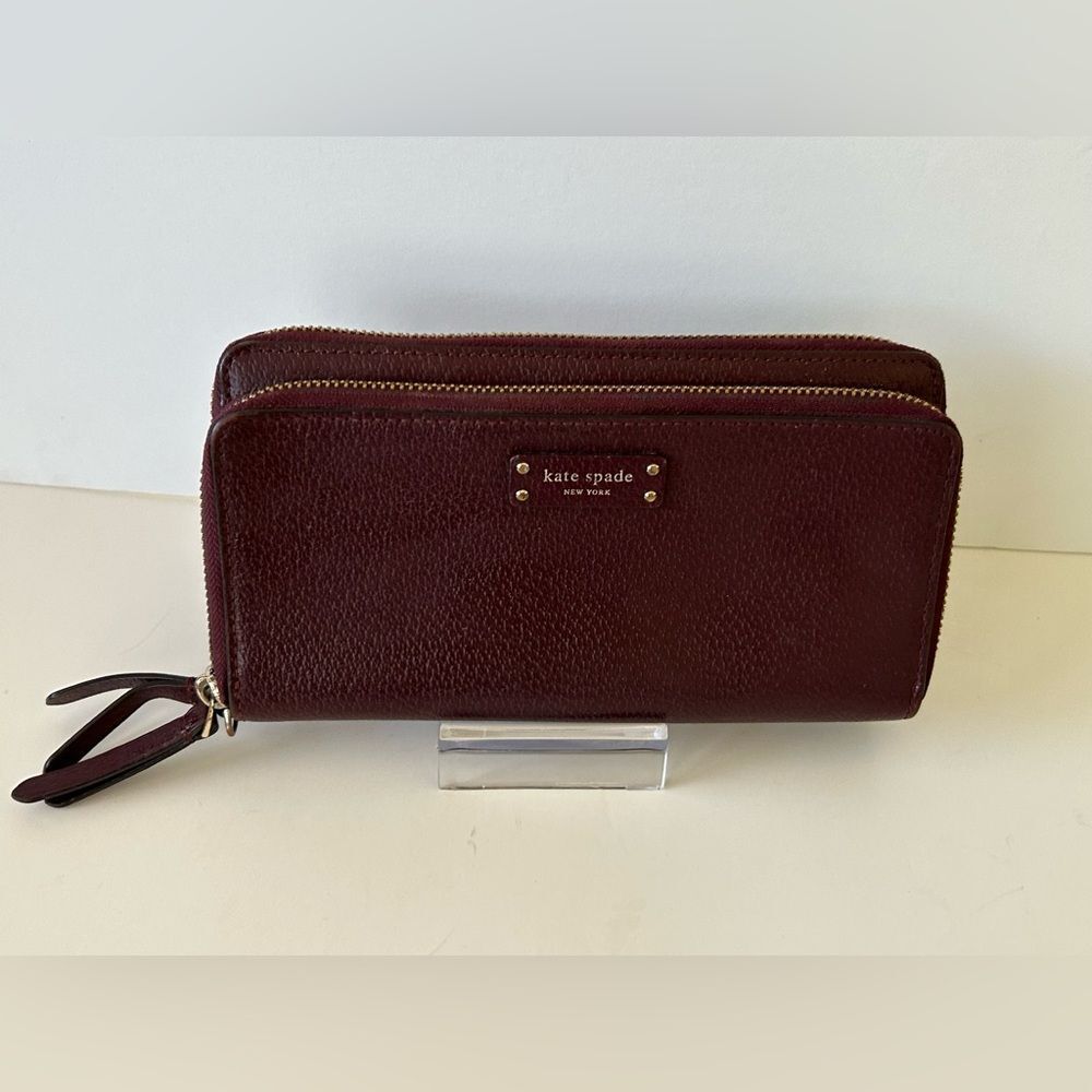 EUC Kate Spade Large Wallet Cherrywood pebble leather zip around wallet